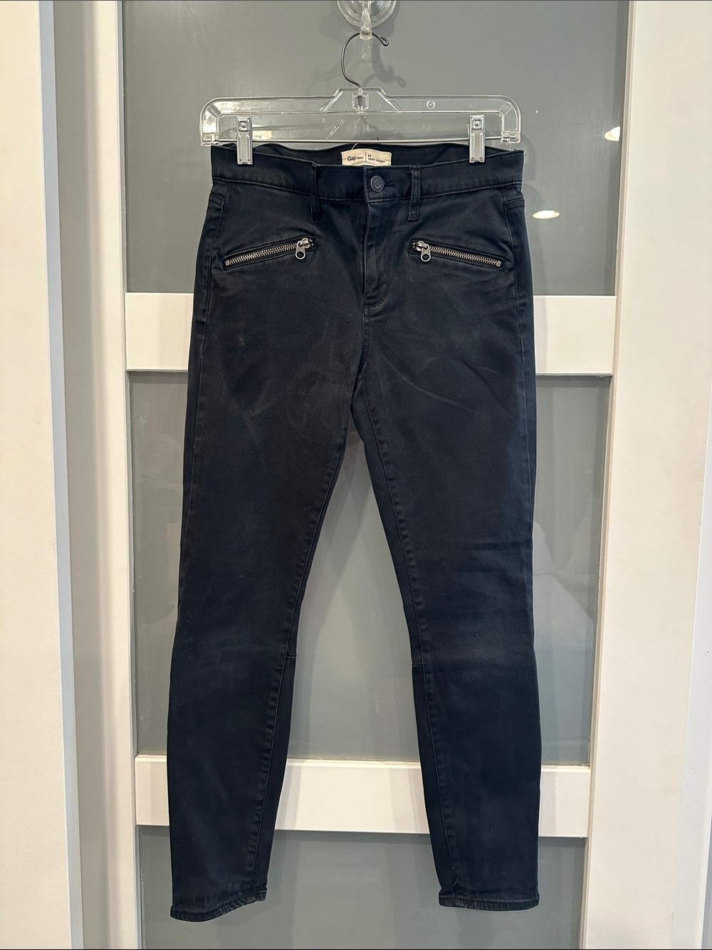 GAP Black Skinny Jeans with Front Zip Pockets